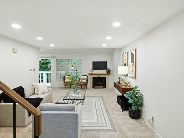 16159 SE 33rd Circle 603, Bellevue WA 98008