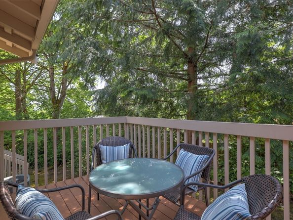 16159 SE 33rd Circle 603, Bellevue WA 98008