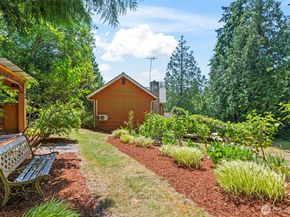 12170 Viewcrest Place NE, Bainbridge Island WA 98110