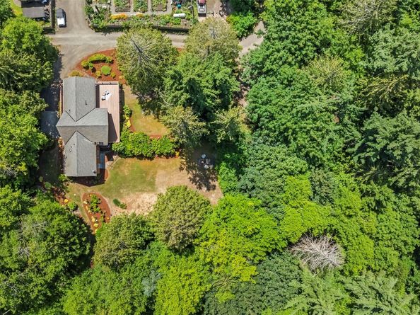 12170 Viewcrest Place NE, Bainbridge Island WA 98110