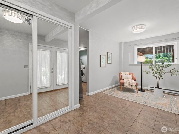 12170 Viewcrest Place NE, Bainbridge Island WA 98110