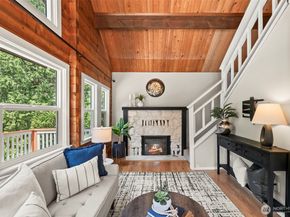 12170 Viewcrest Place NE, Bainbridge Island WA 98110