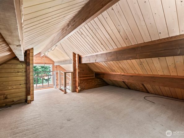 12170 Viewcrest Place NE, Bainbridge Island WA 98110