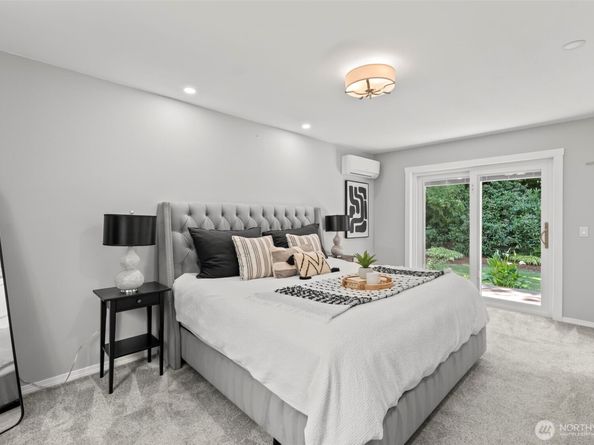 12170 Viewcrest Place NE, Bainbridge Island WA 98110