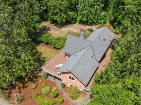 12170 Viewcrest Place NE, Bainbridge Island WA 98110