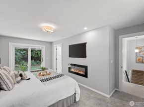 12170 Viewcrest Place NE, Bainbridge Island WA 98110