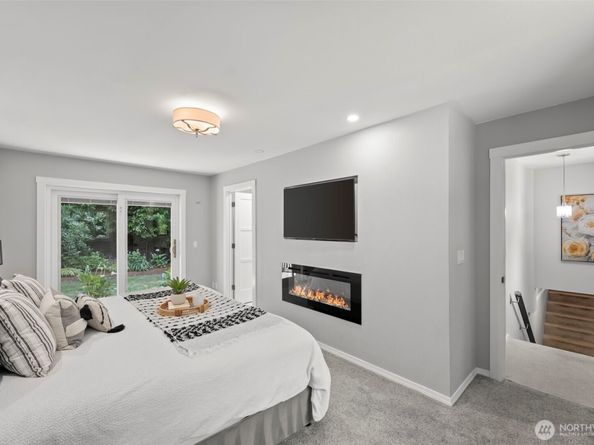 12170 Viewcrest Place NE, Bainbridge Island WA 98110