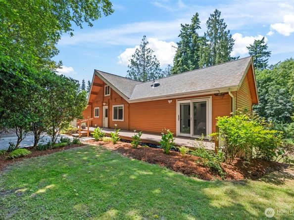 12170 Viewcrest Place NE, Bainbridge Island WA 98110