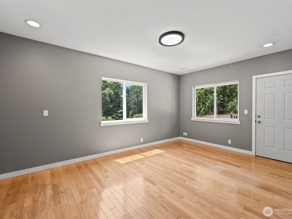12170 Viewcrest Place NE, Bainbridge Island WA 98110