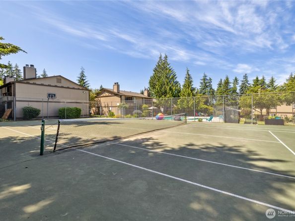 4709 176th Street SW C1, Lynnwood WA 98037