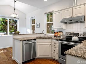 9834 NE 130th Place, Kirkland WA 98034