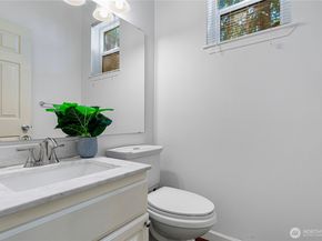9834 NE 130th Place, Kirkland WA 98034
