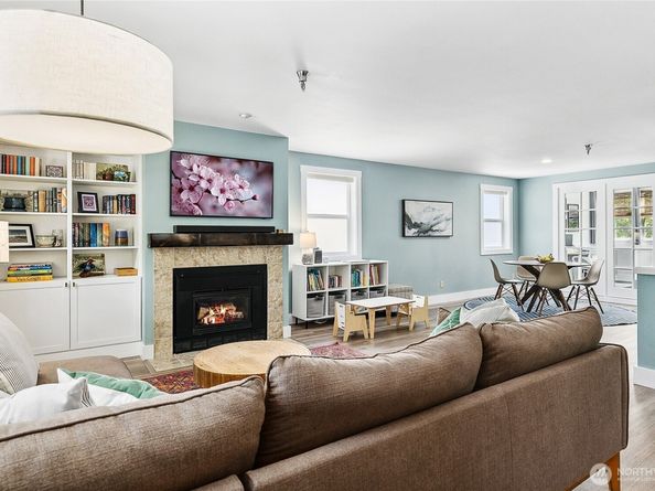 490 Madison Avenue N 202, Bainbridge Island WA 98110