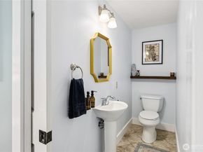 490 Madison Avenue N 202, Bainbridge Island WA 98110