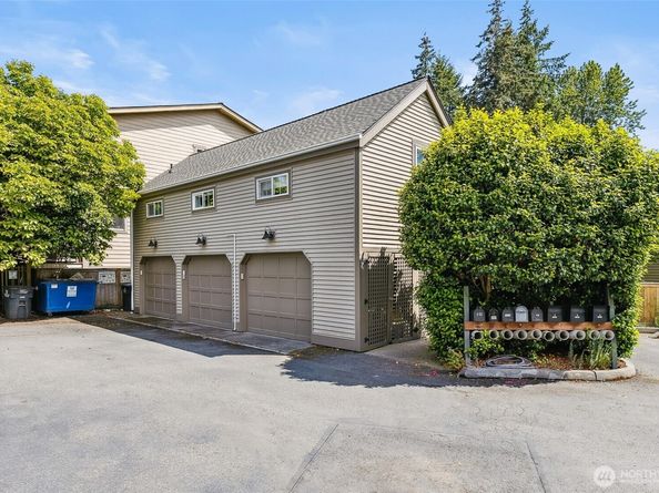 490 Madison Avenue N 202, Bainbridge Island WA 98110