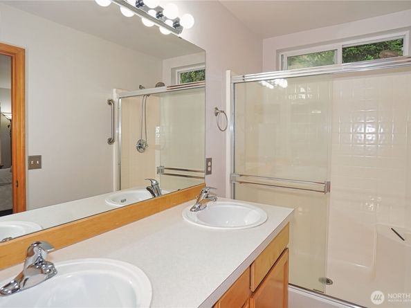 2820 V Court SE, Auburn WA 98002