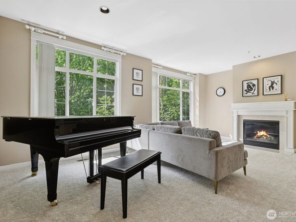 11800 SE 4th Place 203, Bellevue WA 98005