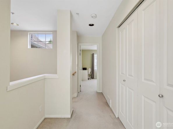 11800 SE 4th Place 203, Bellevue WA 98005