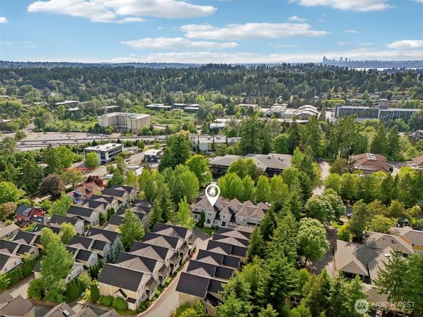 11800 SE 4th Place 203, Bellevue WA 98005