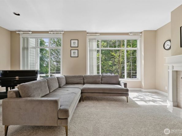 11800 SE 4th Place 203, Bellevue WA 98005