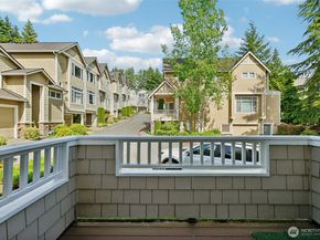 11800 SE 4th Place 203, Bellevue WA 98005