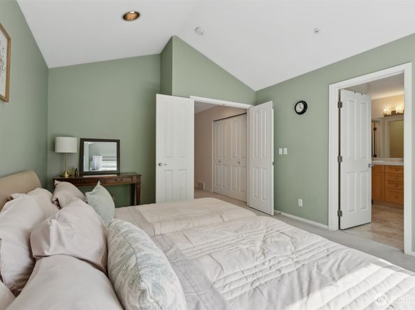 11800 SE 4th Place 203, Bellevue WA 98005