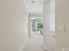 11800 SE 4th Place 203, Bellevue WA 98005