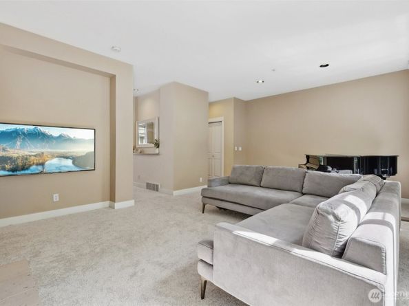 11800 SE 4th Place 203, Bellevue WA 98005