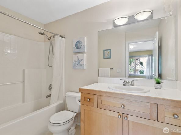 11800 SE 4th Place 203, Bellevue WA 98005