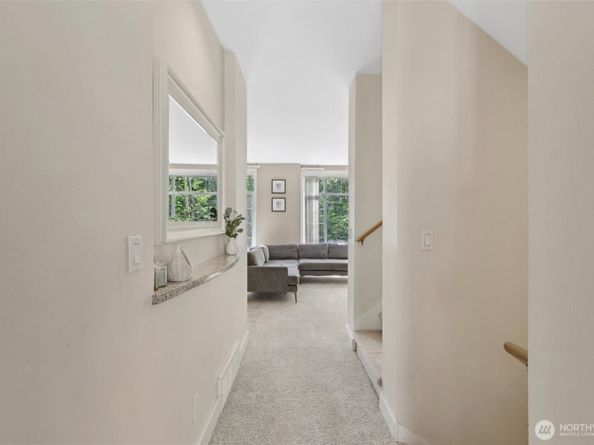 11800 SE 4th Place 203, Bellevue WA 98005