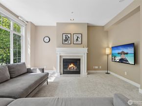 11800 SE 4th Place 203, Bellevue WA 98005