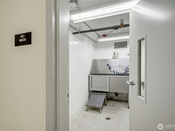 1760 NW 56th Street 608, Seattle WA 98107