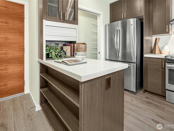 1760 NW 56th Street 608, Seattle WA 98107