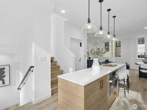 110 B 2nd Street S, Kirkland WA 98033
