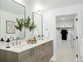 110 B 2nd Street S, Kirkland WA 98033