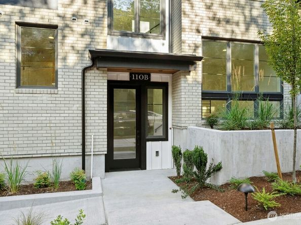 110 B 2nd Street S, Kirkland WA 98033