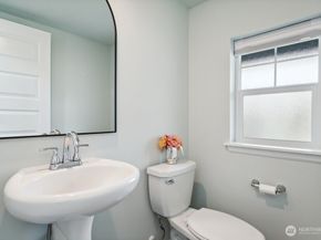 1134 Baker Heights Loop, Bremerton WA 98312