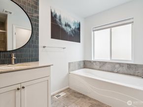 1134 Baker Heights Loop, Bremerton WA 98312
