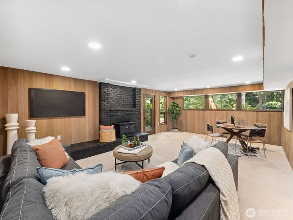 6423 E Mercer Way, Mercer Island WA 98040