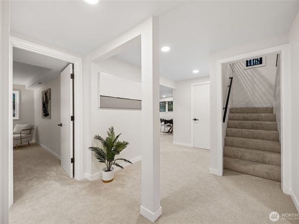 6423 E Mercer Way, Mercer Island WA 98040