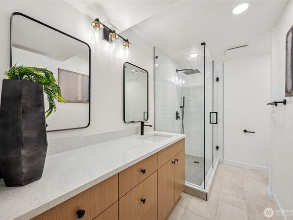 6423 E Mercer Way, Mercer Island WA 98040