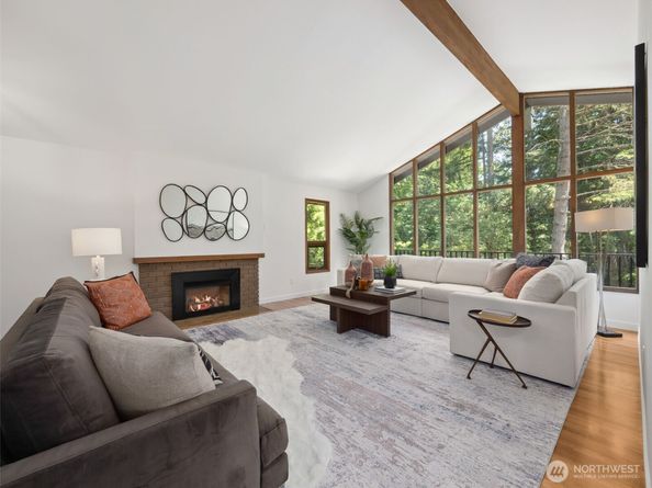 6423 E Mercer Way, Mercer Island WA 98040
