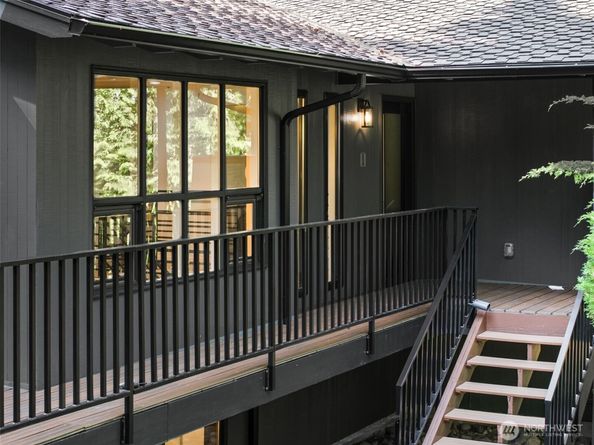 6423 E Mercer Way, Mercer Island WA 98040
