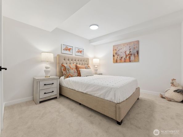 6423 E Mercer Way, Mercer Island WA 98040