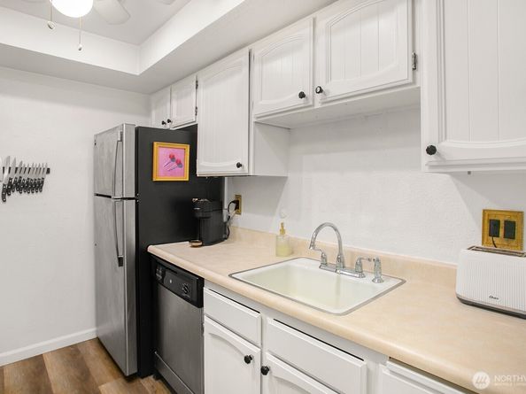 3505 W Government Way 203, Seattle WA 98199