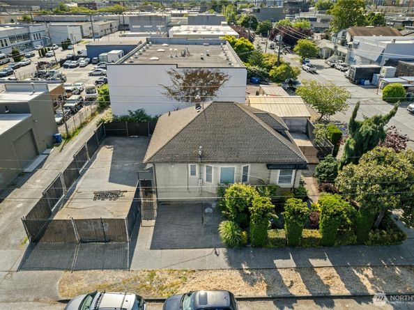 903 NW 50th Street, Seattle WA 98107