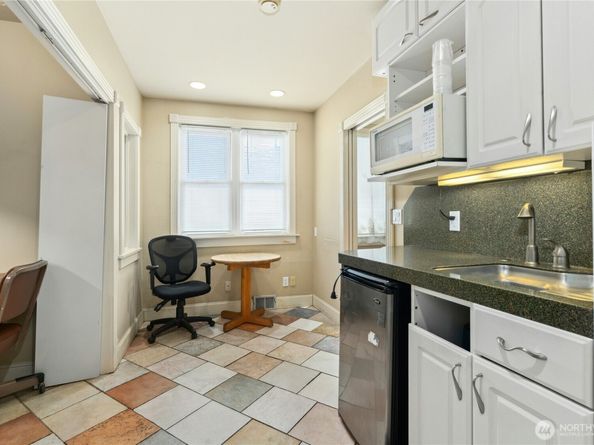 903 NW 50th Street, Seattle WA 98107