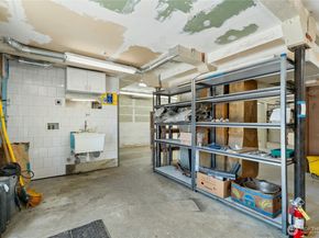 903 NW 50th Street, Seattle WA 98107