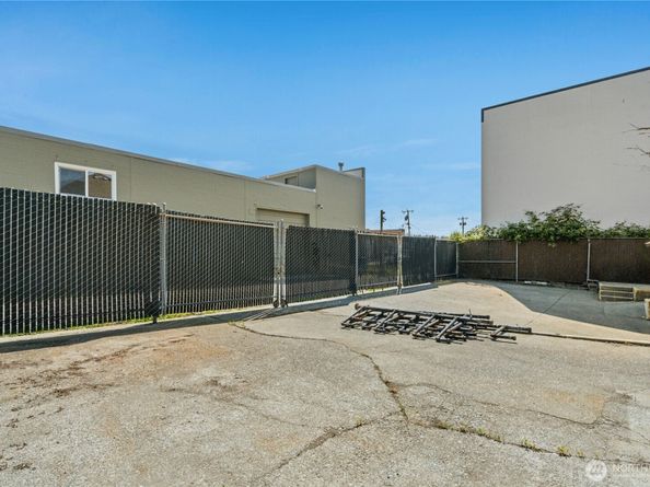 903 NW 50th Street, Seattle WA 98107