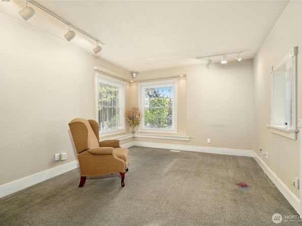 903 NW 50th Street, Seattle WA 98107